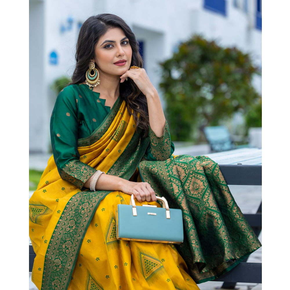 Women's Kanjivaram Silk Banarasi Zari Design Saree With Blouse Piece (Pack of 1)