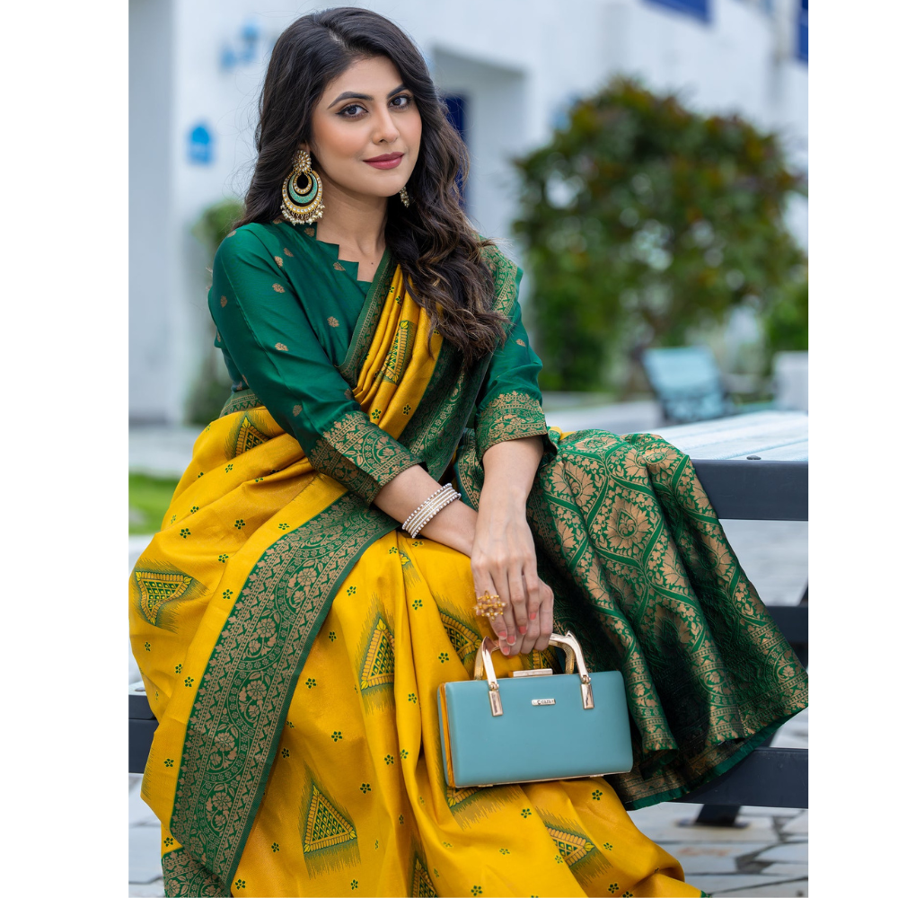 Women's Kanjivaram Silk Banarasi Zari Design Saree With Blouse Piece (Pack of 1)