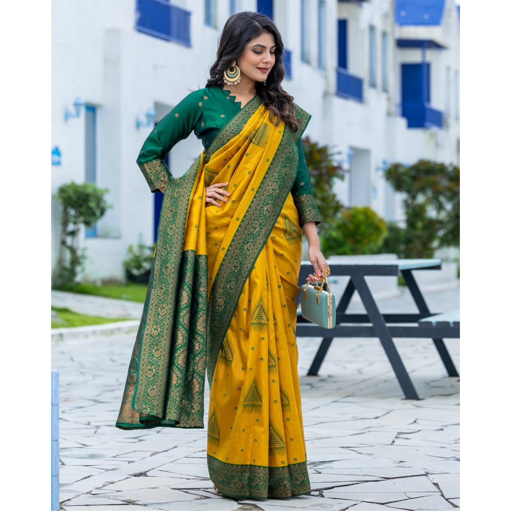 Women's Kanjivaram Silk Banarasi Zari Design Saree With Blouse Piece (Pack of 1)