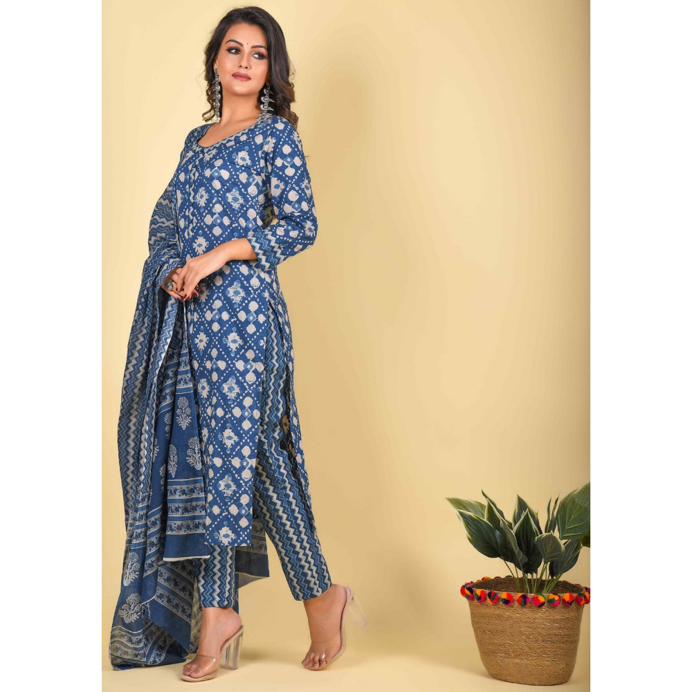Women's Cotton Blend Printed Straight Kurta- Pant with Dupatta Set (Pack of 1)